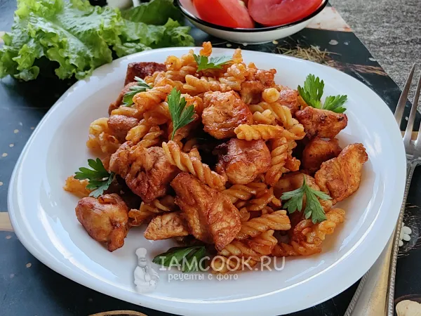 Фото блюда: Макароны с курицей в аэрогриле
