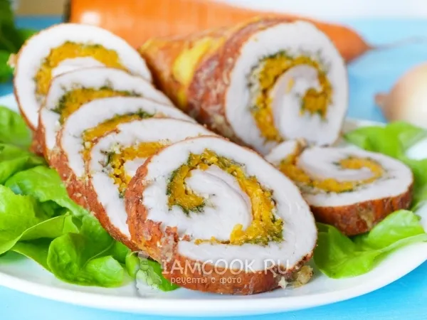 Фото готового блюда: Мясной рулет в луковой шелухе