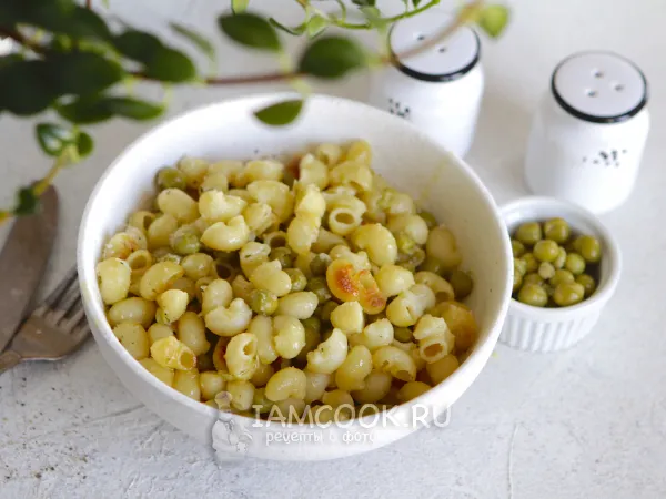 Фото блюда: Макароны с консервированным горошком