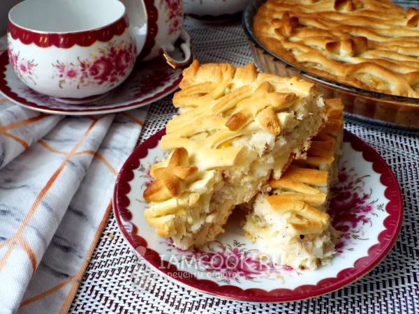 Фото готового блюда: Пирог с минтаем и рисом