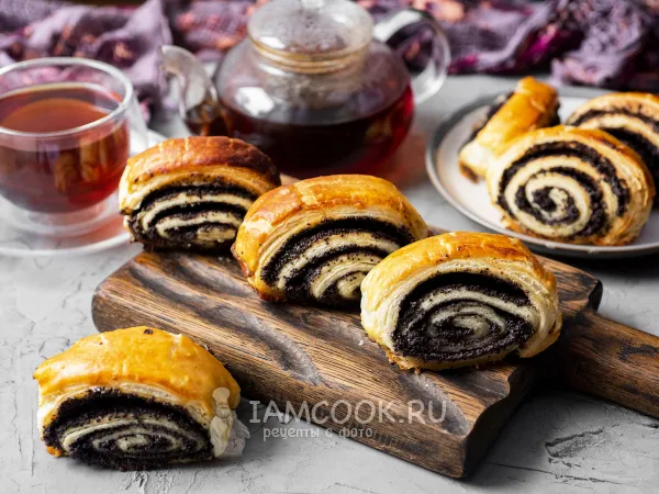 Фото блюда: Слойки с маком из слоеного дрожжевого теста