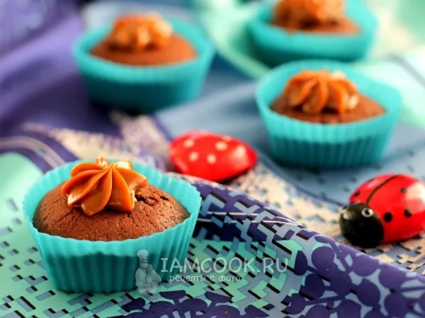 Фото блюда: Шоколадные маффины с карамелью