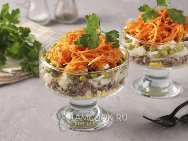 Фото готового блюда: Слоёный салат с говядиной и морковью по-корейски