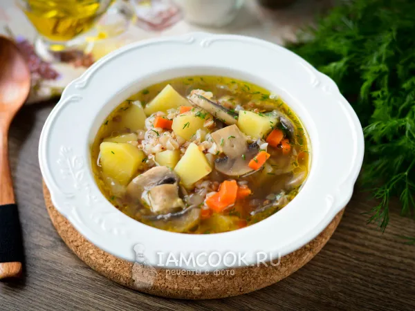 Фото блюда: Гречневый суп с шампиньонами