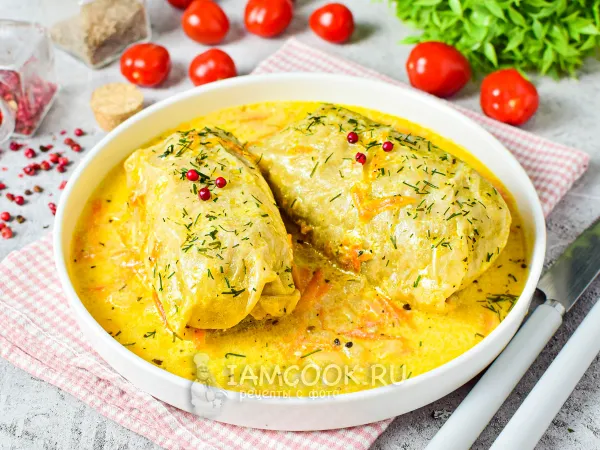 Фото блюда: Замороженные голубцы в сметанном соусе на сковороде