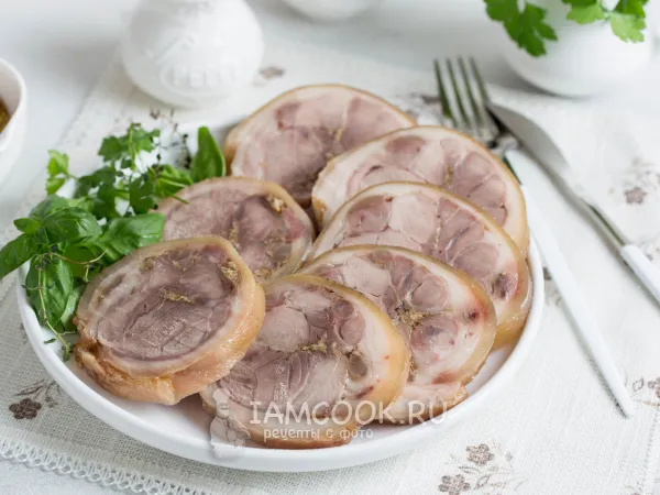 Фото готового блюда: Рулет из свиной рульки в духовке