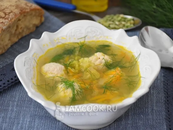 Фото готового блюда: Гороховый суп с фрикадельками