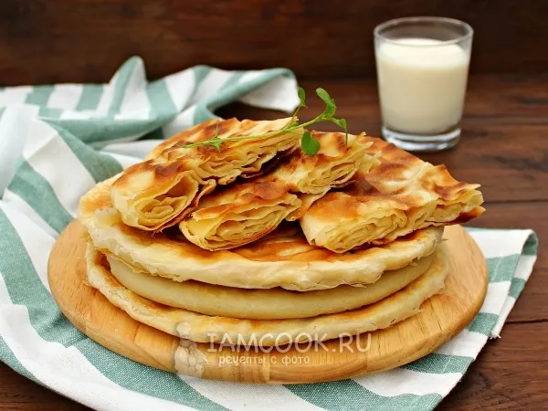 Фото готового блюда: Слоеные лепёшки на сковороде