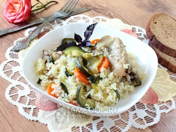 Фото блюда: Рис с кабачками и курицей в мультиварке