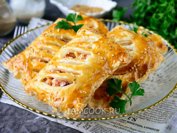 Фото готового блюда: Слойки с крабовыми палочками