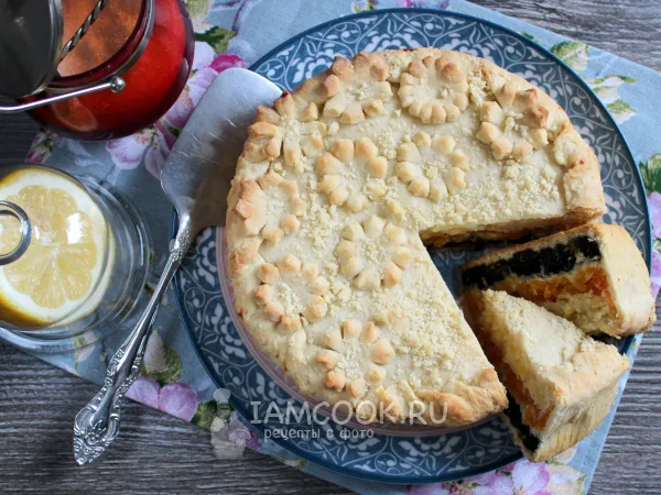 Фото блюда: Трехслойный татарский пирог с курагой и черносливом