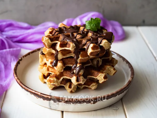 Фото готового блюда: Творожно-банановые вафли в вафельнице