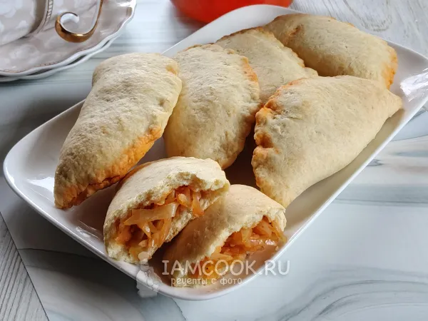 Фото готового блюда: Сочни с капустой