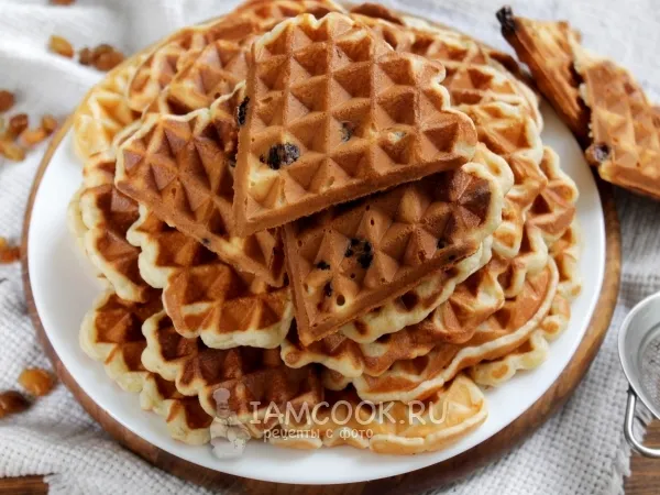 Фото готового блюда: Вафли с изюмом