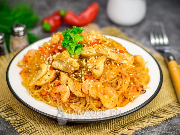 Фото блюда: Фунчоза с курицей и креветками