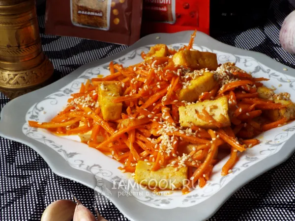 Фото готового блюда: Жареный тофу с морковкой по-корейски