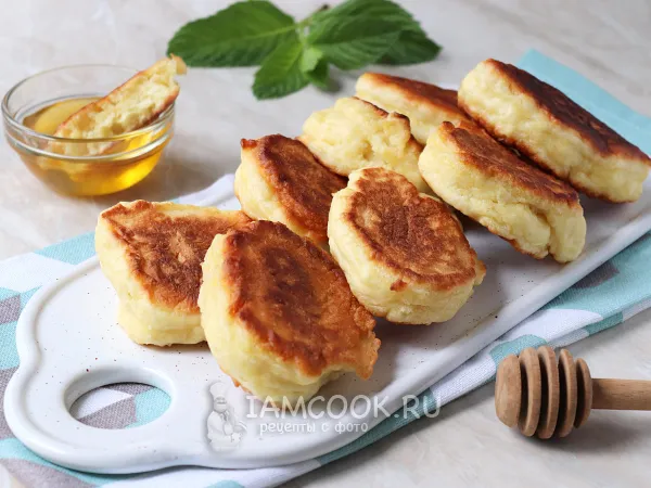 Фото блюда: Оладьи с кокосовой стружкой (на кефире)