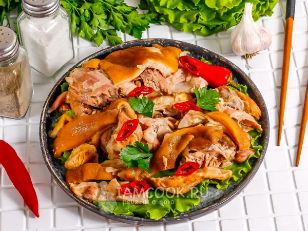 Фото готового блюда: Чокпаль (корейское блюдо из свиной рульки)