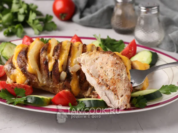 Фото готового блюда: Гармошка из свинины в фольге в духовке