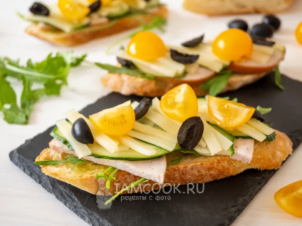 Фото блюда: Брускетта с ветчиной и сыром