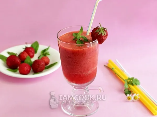 Фото готового блюда: Ягодный коктейль с мятой
