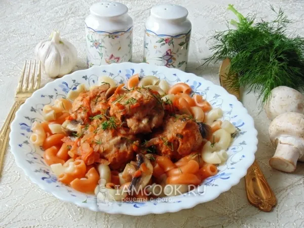 Фото готового блюда: Тефтели в грибном соусе