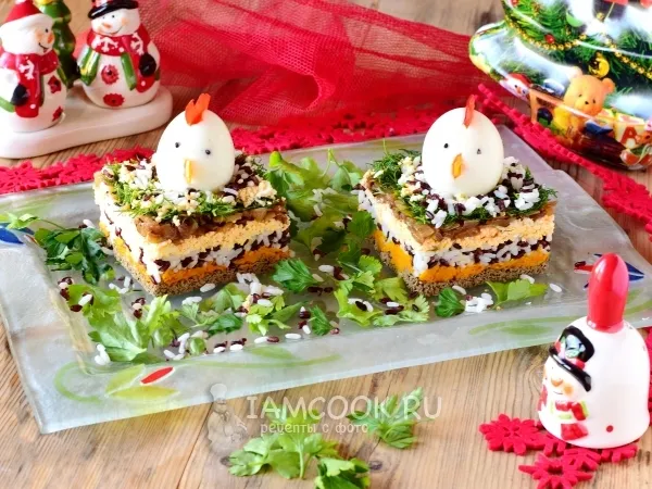 Фото блюда: Печеночный салат «Петушок»