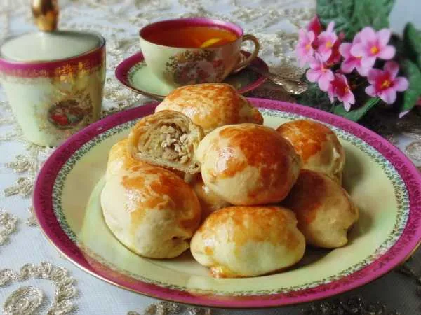 Фото готового блюда: Пирожки «Быстрые» с курицей и яйцом