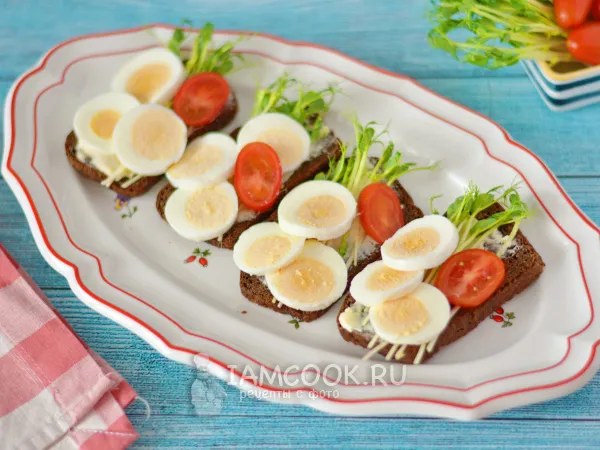 Фото готового блюда: Бутерброд с вареным яйцом (на черном хлебе)