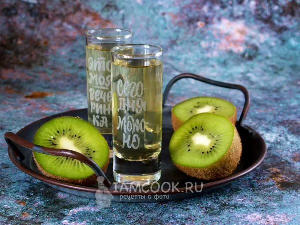 Фото блюда: Настойка на киви на самогоне