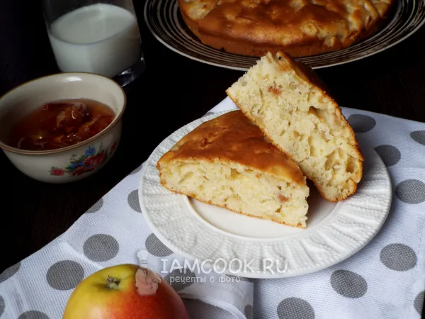 Фото блюда: Шарлотка на сыворотке с яблоками в духовке