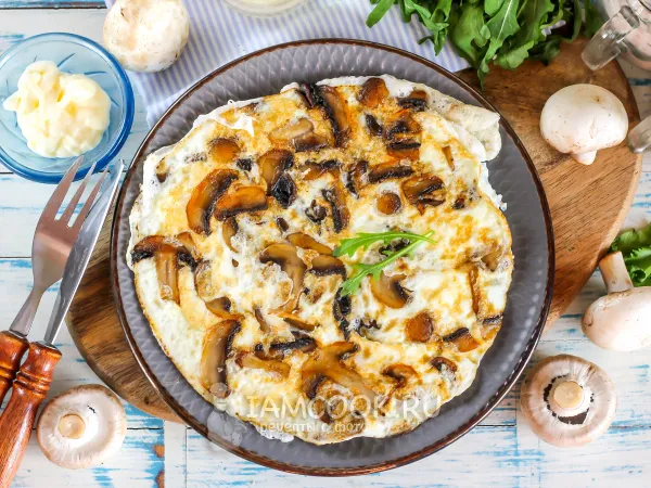 Фото готового блюда: Белковый омлет с шампиньонами