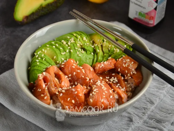Фото блюда: Поке с лососем и авокадо
