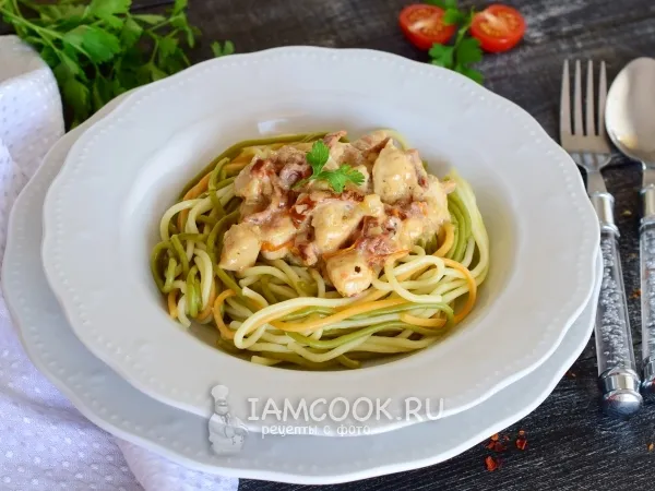 Фото блюда: Спагетти с курицей в сливочном соусе