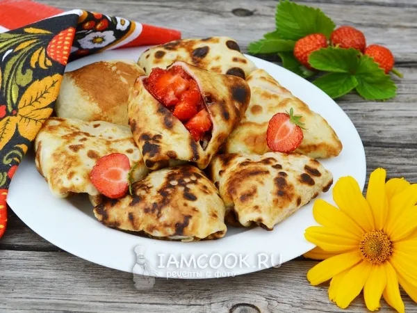 Фото готового блюда: Блинчики с клубникой