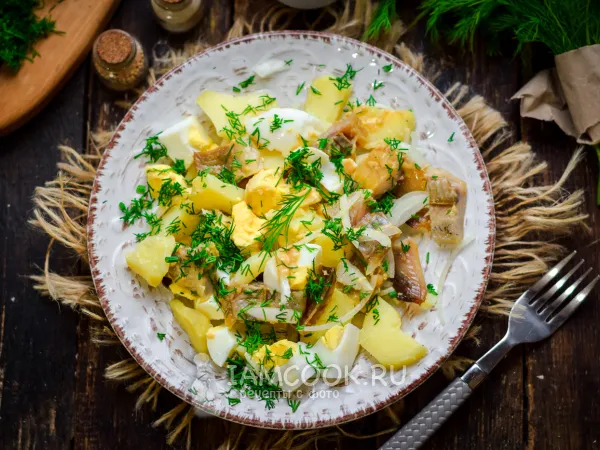 Фото блюда: Салат с картофелем и копченой сельдью