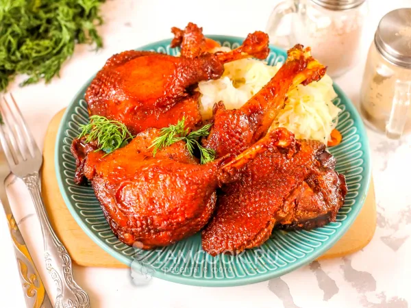 Фото готового блюда: Утка в соевом соусе в духовке