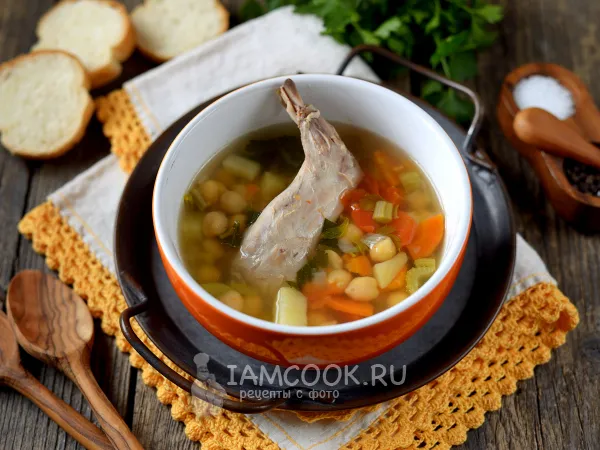 Фото готового блюда: Суп из кролика с нутом и черемшой