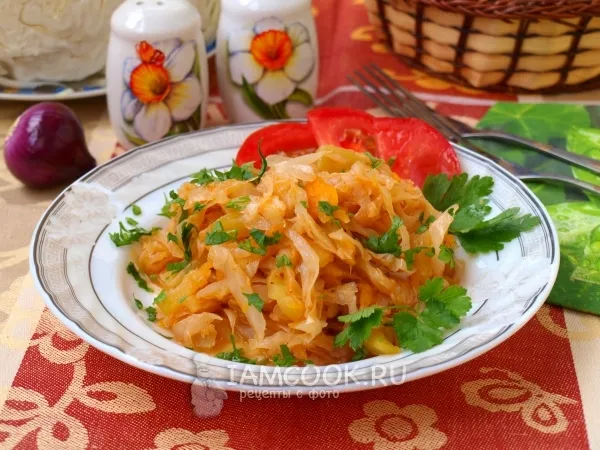 Фото блюда: Капуста тушеная с кабачками