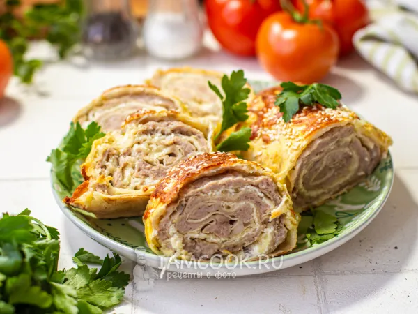 Фото блюда: Бухлаваш из лаваша с фаршем и сыром