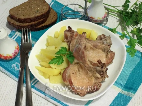 Фото блюда: Ребрышки с картофелем в мультиварке