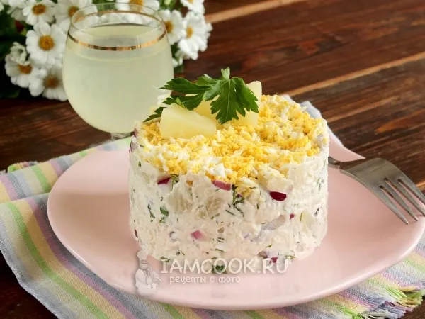 Фото готового блюда: Салат с ананасами и куриным филе