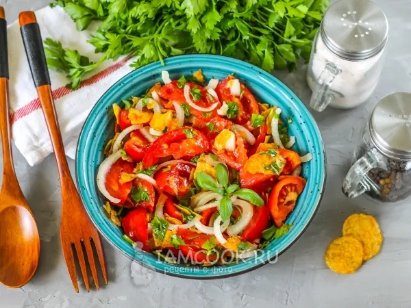 Фото блюда: Салат из помидоров с чипсами