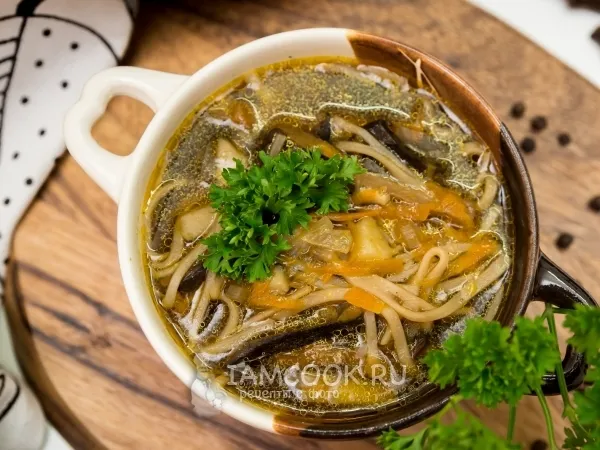 Фото блюда: Суп с подосиновиками и домашней лапшой