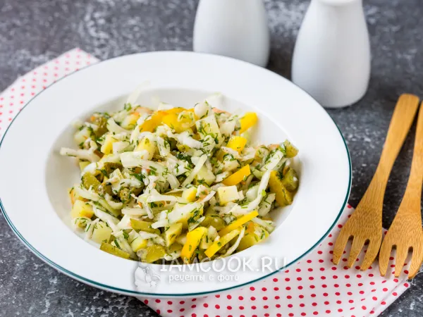 Фото готового блюда: Деревенский салат с картошкой и квашеной капустой