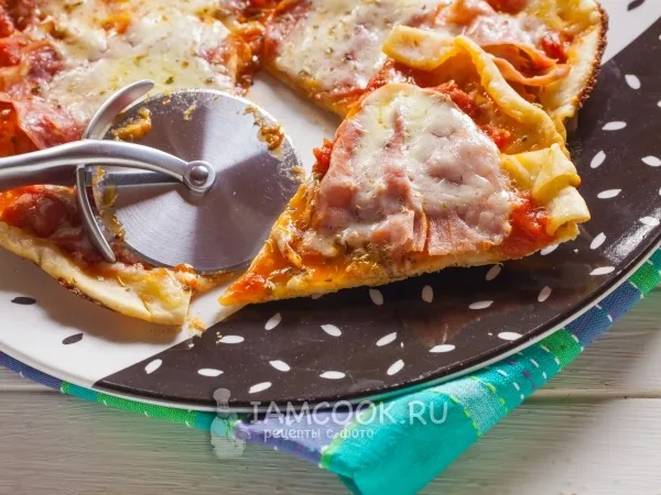 Фото блюда: Дрожжевая пицца на сковороде