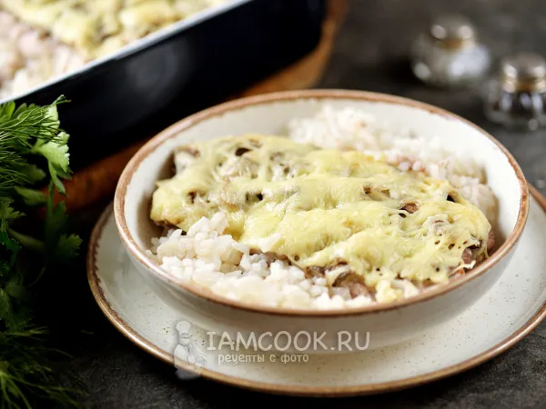 Фото готового блюда: Мясо по-французски с рисом в духовке