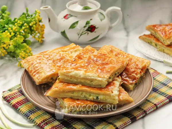 Фото блюда: Пирог с черемшой и сыром