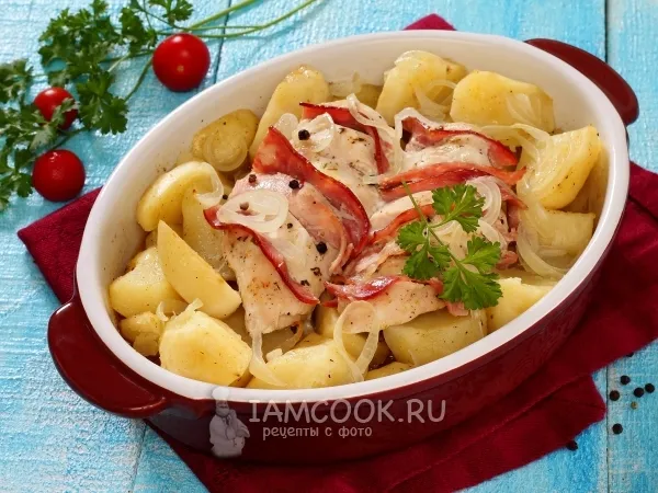 Фото блюда: Куриная грудка с картошкой в духовке