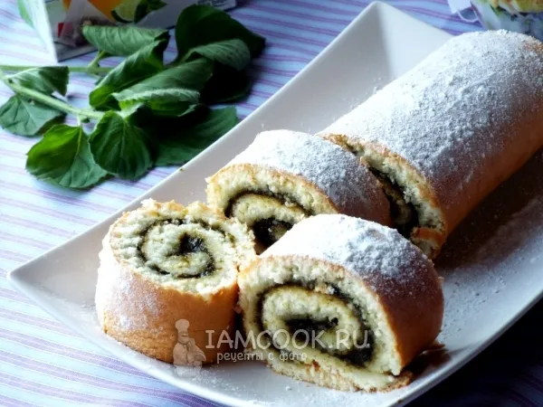 Фото готового блюда: Рулет с вареньем